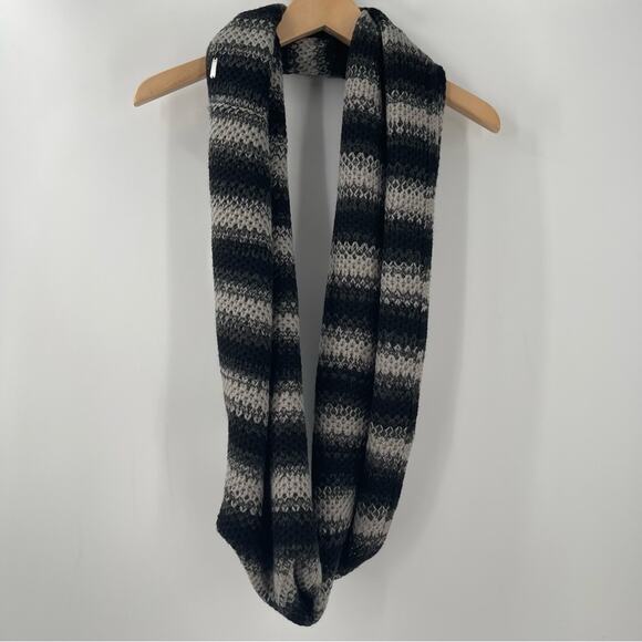 CALVIN KLEIN Scarf Infinity Loop Knit Yarn Winter Fall One Size Gray Black NWT - Picture 9 of 14